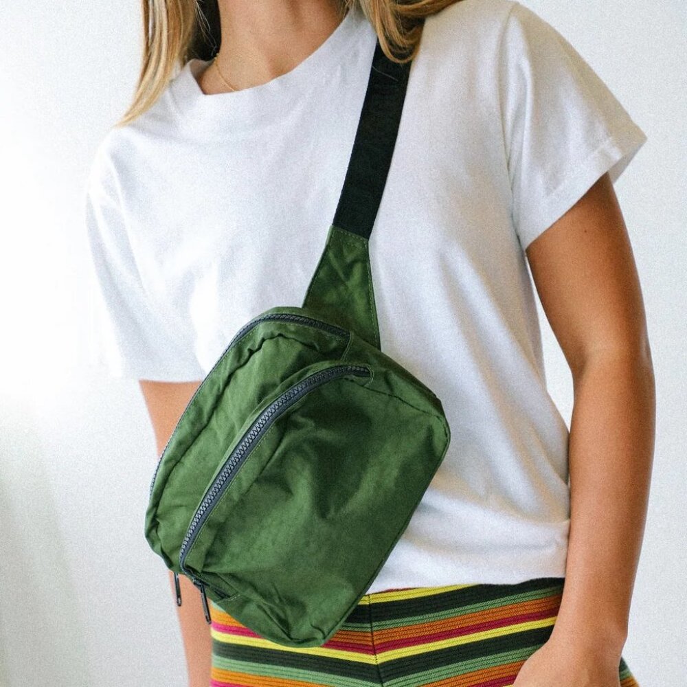 NWT BAGGU Fanny Pack, Bay Laurel - Picture 4 of 7